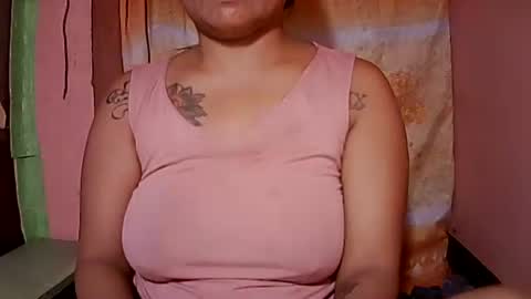 Snapshot of naughtymom_33 chatting on October 3, 7:35 am naughtymom_33 online show from October 3, 7:35 am