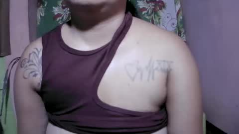 naughtymom_33 online show from May 24, 9:58 pm