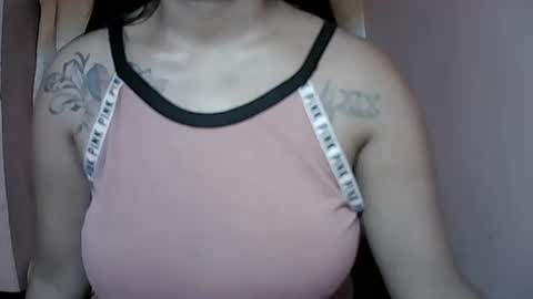 Snapshot of naughtymom_33 chatting on September 9, 7:57 pm naughtymom_33 online show from September 9, 7:57 pm