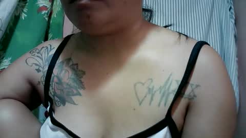 naughtymom_33 online show from May 2, 8:12 pm