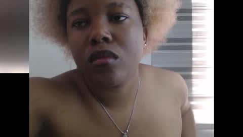 Snapshot of naughtyxpussyx chatting on October 4, 8:20 am naughtyxpussyx online show from October 4, 8:20 am