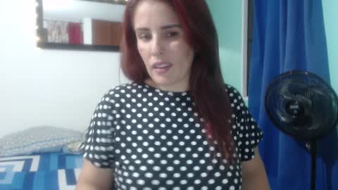 Snapshot of naugthymilf23 chatting on February 6, 12:54 am keyra online show from February 6, 12:54 am