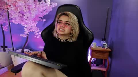 Navier  online show from November 5, 3:39 pm