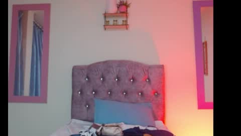 naya_10 online show from May 10, 1:07 am