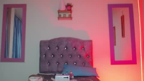 naya_10 online show from May 11, 8:17 pm