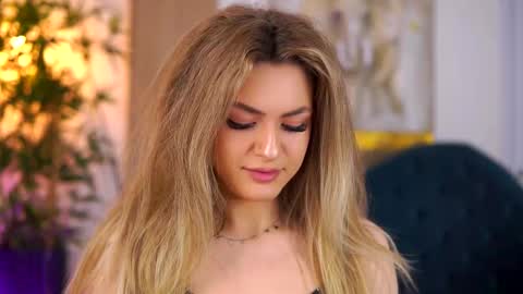 Naya online show from February 3, 7:18 pm