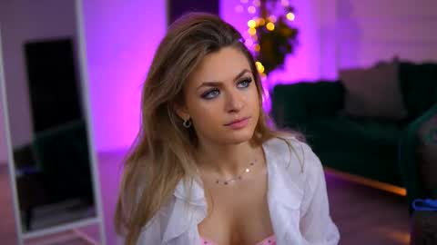 Naya online show from March 19, 8:35 pm