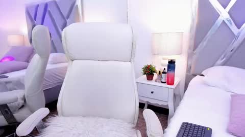 Daniela online show from February 24, 2:03 pm