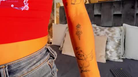    online show from October 22, 11:48 am