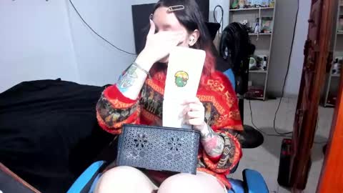 Geek Nicole    im Neeko UwU online show from May 17, 4:39 pm