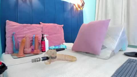 neferet_opal online show from May 24, 2:10 am