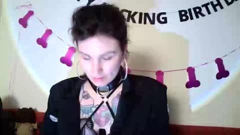 nefertiti_queen online show from February 16, 9:36 pm