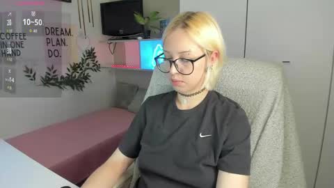 Kate online show from May 14, 8:58 pm