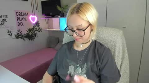 Kate online show from May 19, 1:56 am
