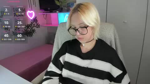 Kate online show from May 16, 8:52 pm
