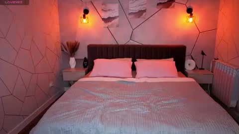 nelie_evans online show from June 24, 5:06 am