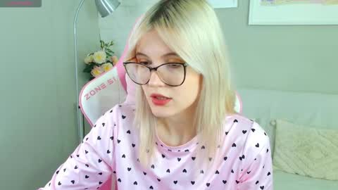 Nelly online show from November 16, 5:13 pm