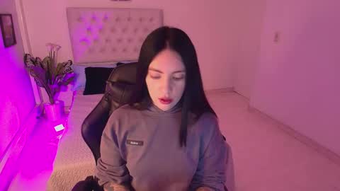 neo_sarah online show from March 12, 6:43 pm