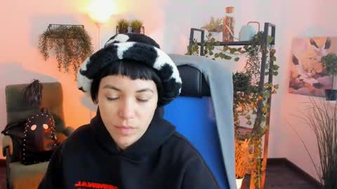 Neo Geisha online show from May 11, 1:02 pm