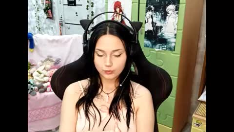 Mia online show from October 1, 10:09 am