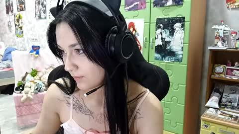 Mia online show from September 26, 10:35 am
