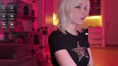 maeve  online show from April 12, 6:33 pm