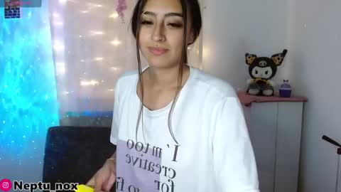 Snapshot of neptu_noxx chatting on January 12, 6:28 am Neptu noxx online show from January 12, 6:28 am