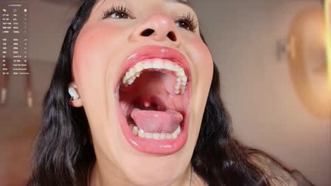 Snapshot of nerak_a chatting on December 7, 1:14 am Helena Every Friday new video for my fan club loves online show from December 7, 1:14 am
