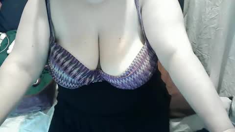 neslihan online show from February 14, 5:19 am