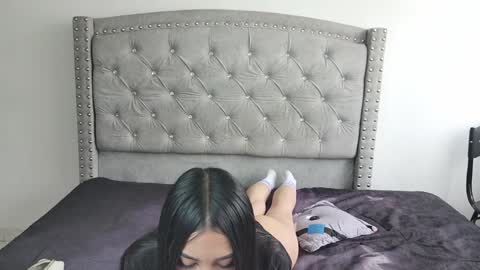 nesuko_kamado online show from December 21, 2:47 pm