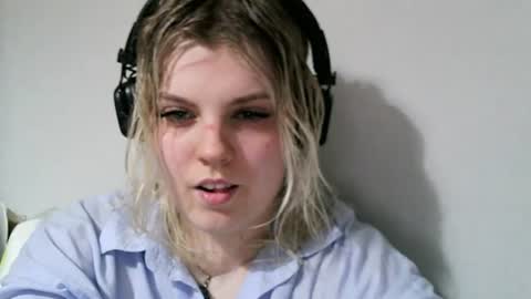 never_enoughh online show from June 28, 5:52 pm