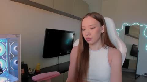 Mina online show from May 22, 7:50 am