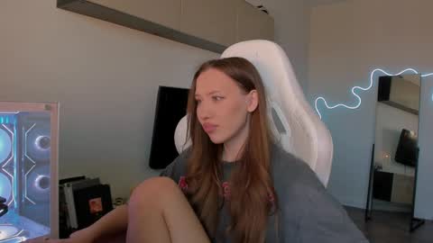 Mina online show from May 25, 7:51 am