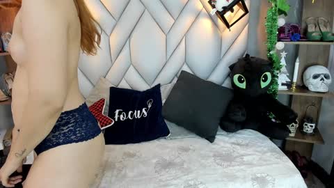 Snapshot of nezukokamado1_ chatting on January 17, 1:46 pm Milena online show from January 17, 1:46 pm
