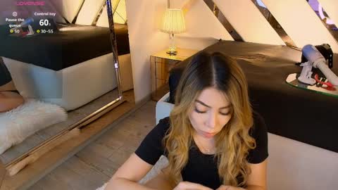 Nia online show from April 3, 4:10 am