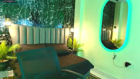 nia_starkx online show from September 19, 4:17 pm