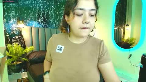 nia_starkx online show from September 20, 7:01 pm