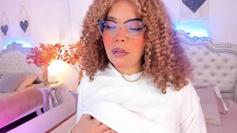 niacolussi online show from November 17, 7:03 pm