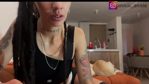 niah online show from May 18, 11:55 pm