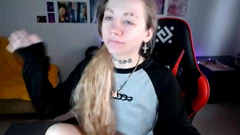 nica_kawaii online show from March 31, 8:03 am