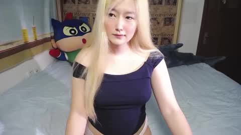 Belle online show from October 16, 5:15 pm