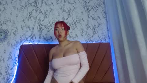 Snapshot of nicecherry_ chatting on October 17, 11:52 pm Michell online show from October 17, 11:52 pm