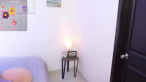 Nicole Silvermoon online show from November 28, 1:03 pm