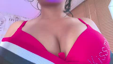 Nicol online show from May 22, 2:26 pm
