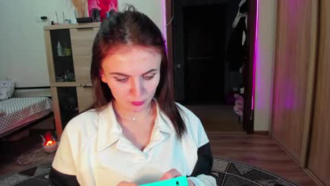 Nicky Weekends online show from February 6, 9:22 am