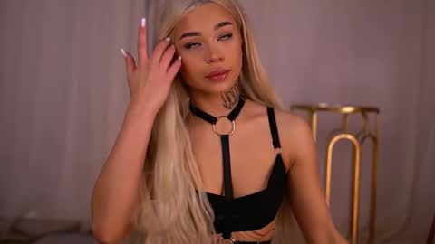 Nicky online show from October 21, 5:50 pm