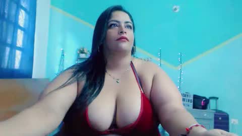 nickyribeiro online show from December 18, 1:49 pm