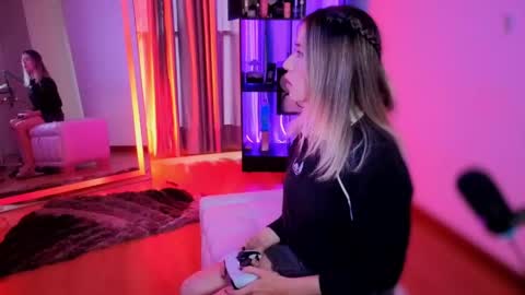 Nicky online show from May 23, 9:57 pm