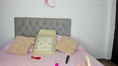 Snapshot of nicol_swift_ chatting on September 30, 1:22 am Nicol online show from September 30, 1:22 am