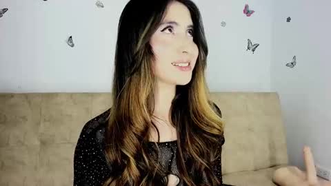Snapshot of nicol_swift_ chatting on December 16, 2:47 am Nicol online show from December 16, 2:47 am